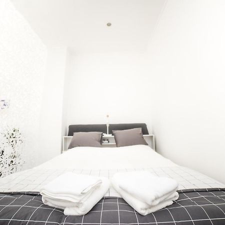 City Centre Hidden Gem! Apartment For Up To 3 People ブリュッセル エクステリア 写真
