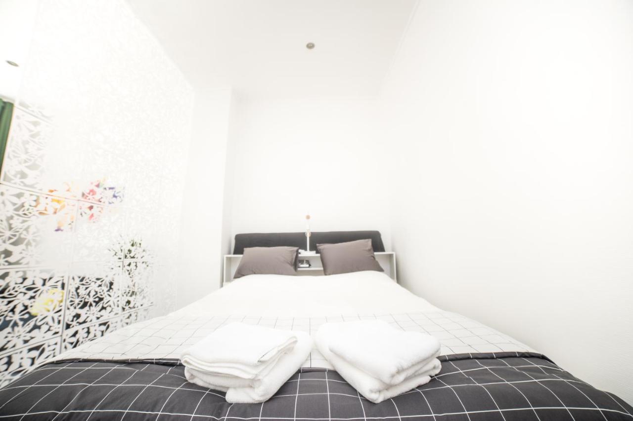 City Centre Hidden Gem! Apartment For Up To 3 People ブリュッセル エクステリア 写真