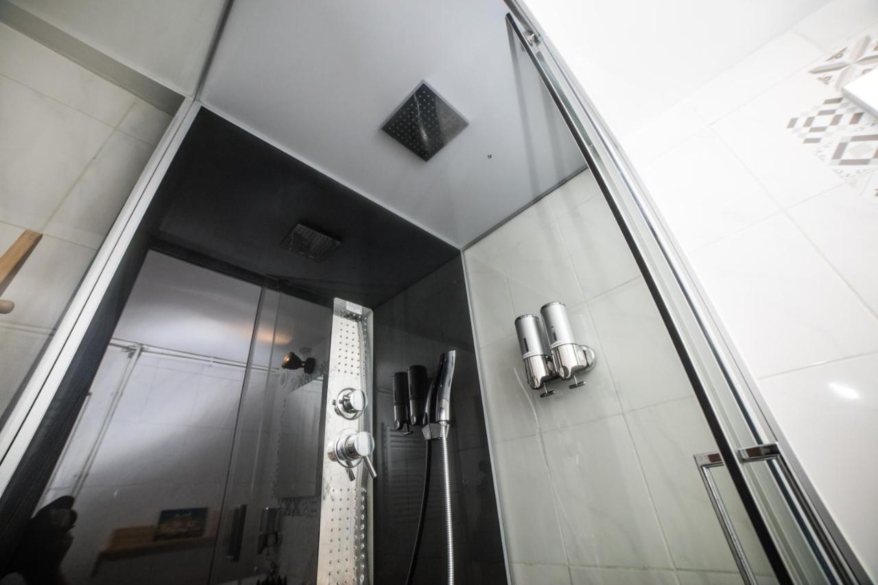 City Centre Hidden Gem! Apartment For Up To 3 People ブリュッセル エクステリア 写真