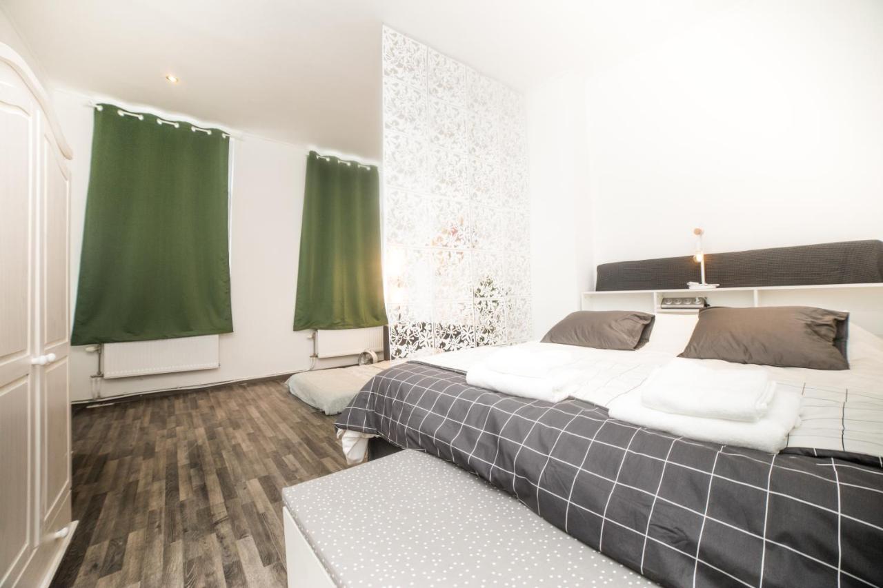 City Centre Hidden Gem! Apartment For Up To 3 People ブリュッセル エクステリア 写真