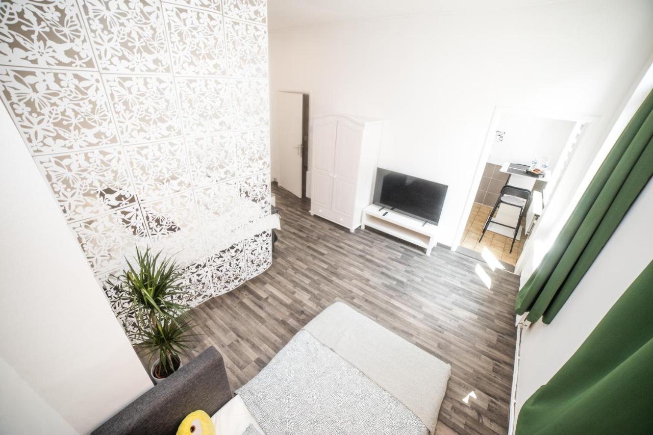 City Centre Hidden Gem! Apartment For Up To 3 People ブリュッセル エクステリア 写真